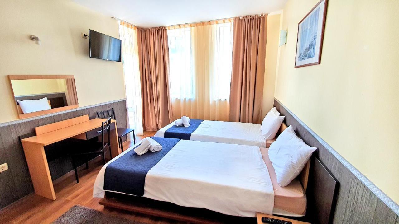 Favorit Aparthotel Slăntjev Brjag Exteriör bild