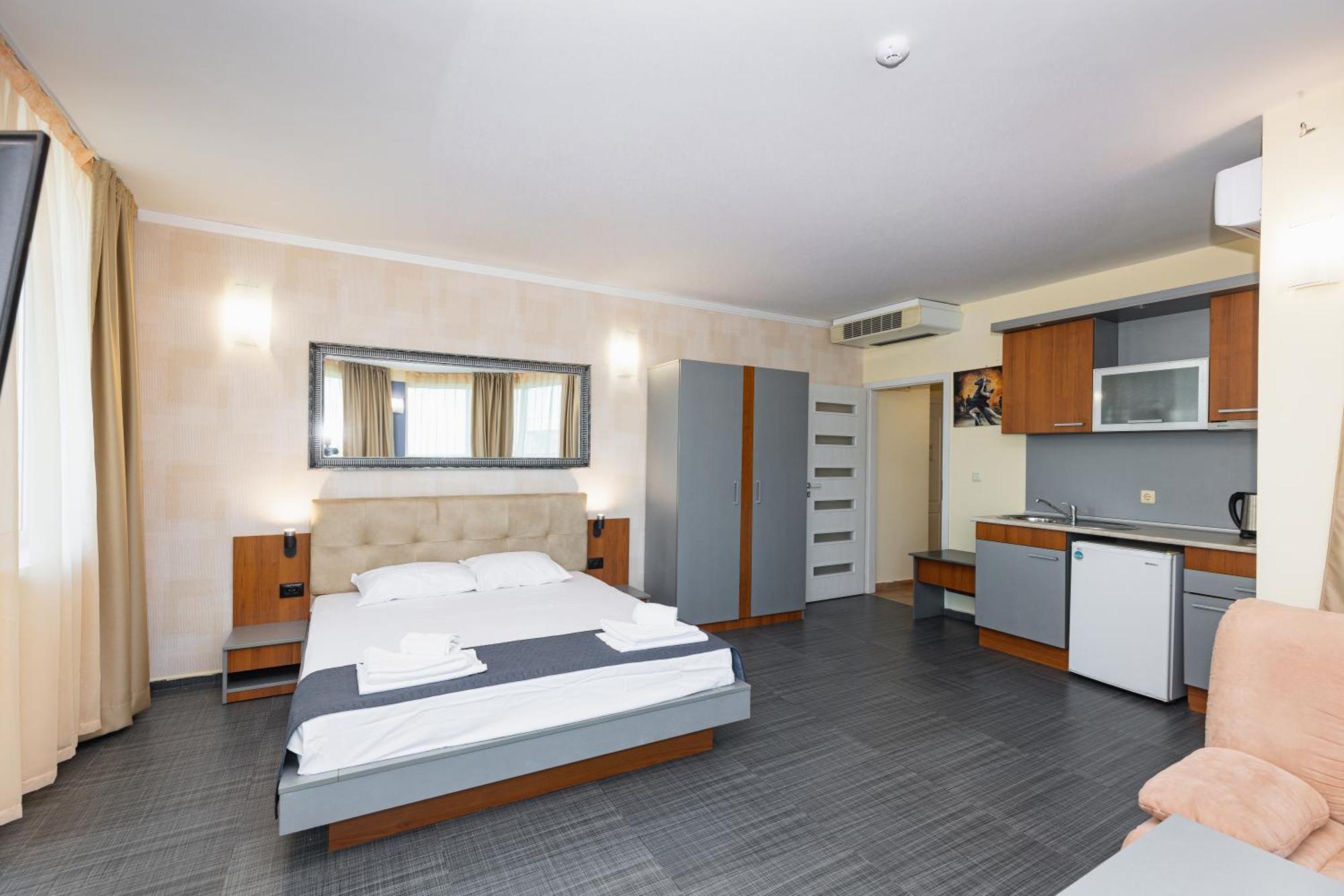 Favorit Aparthotel Slăntjev Brjag Exteriör bild