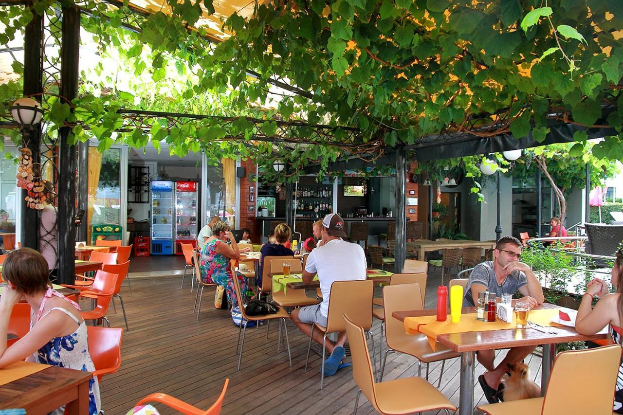 Favorit Aparthotel Slăntjev Brjag Exteriör bild