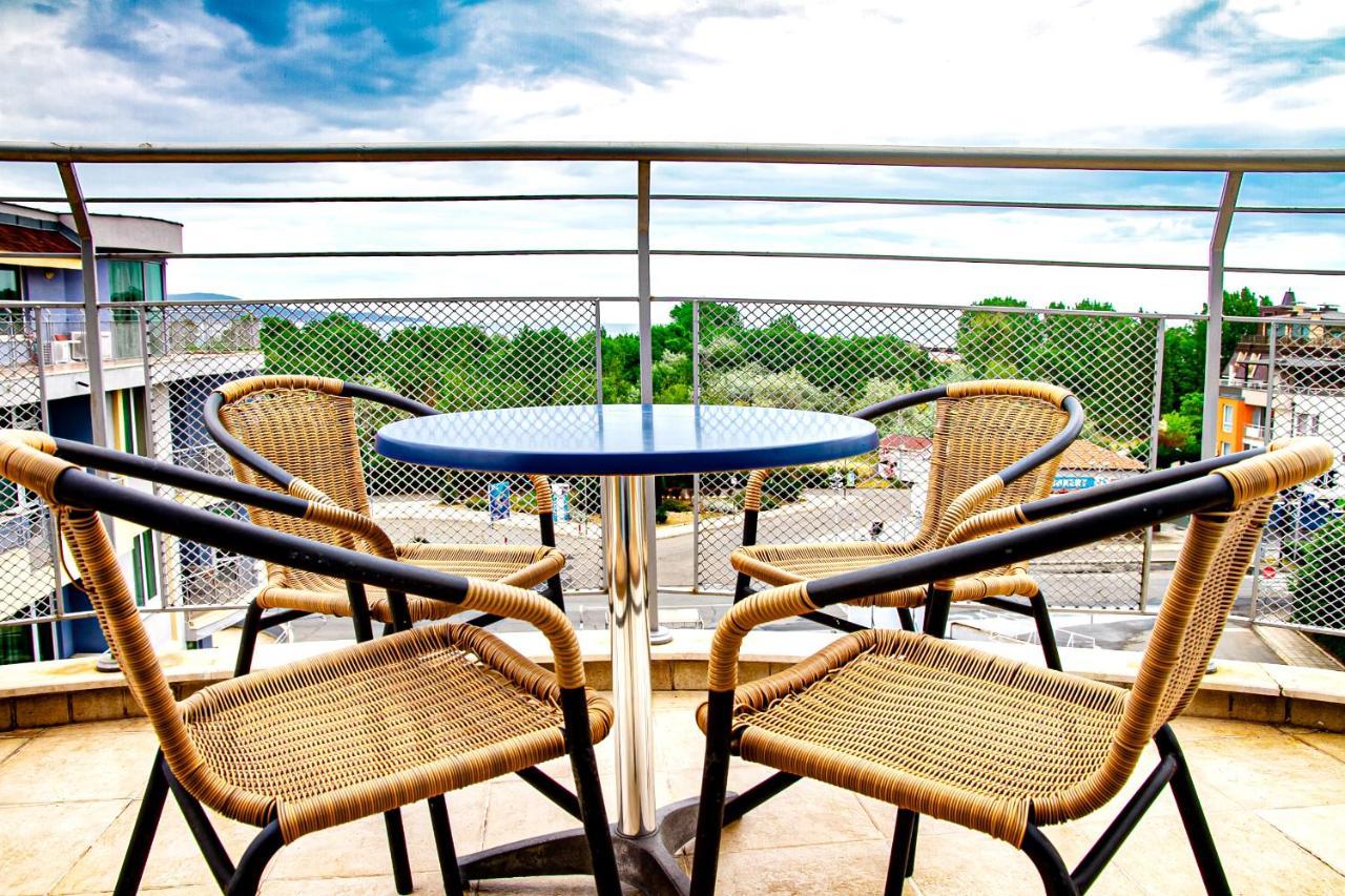 Favorit Aparthotel Slăntjev Brjag Exteriör bild
